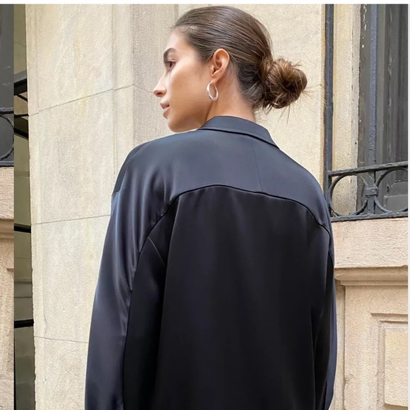 Aritzia Babaton Hazek Blouse NWOT - Picture 3 of 4